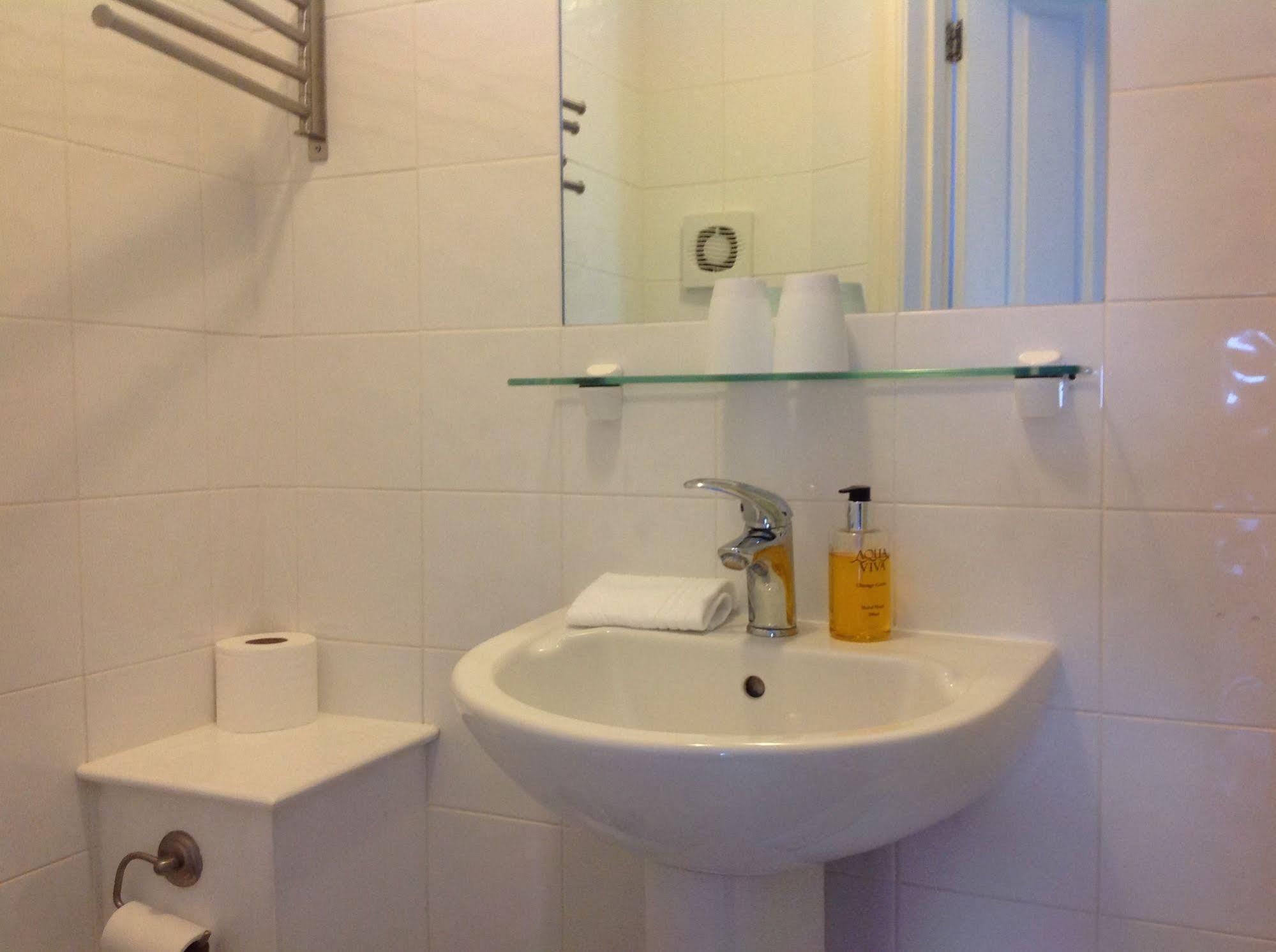 Woodbine City Rooms Exeter Extérieur photo